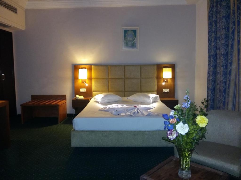 Hotel Ibn Khaldoun Τύνιδα Εξωτερικό φωτογραφία