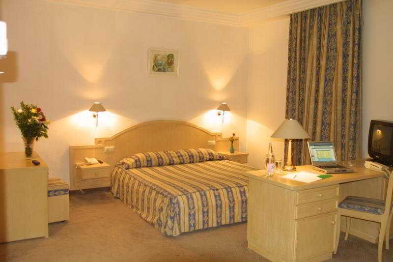 Hotel Ibn Khaldoun Τύνιδα Δωμάτιο φωτογραφία