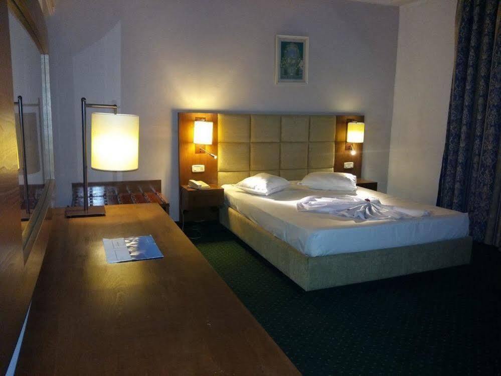 Hotel Ibn Khaldoun Τύνιδα Εξωτερικό φωτογραφία